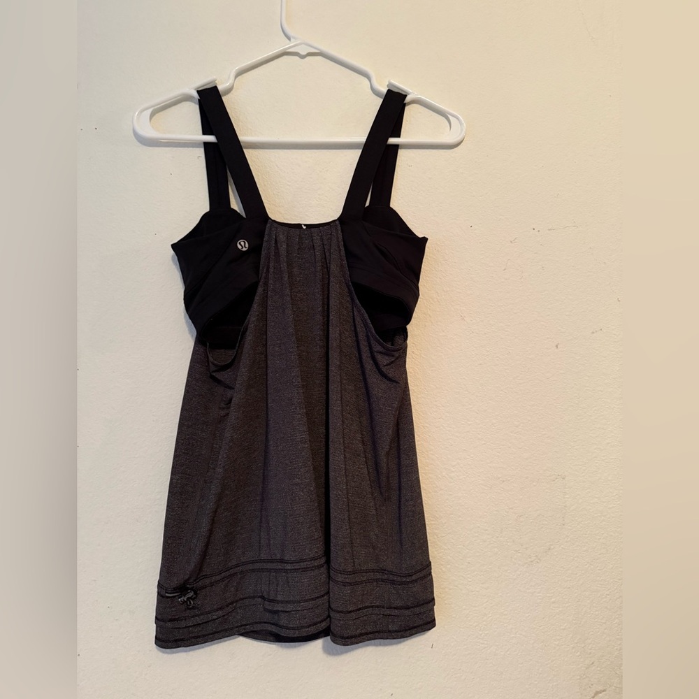 Lululemon Women's Black and Gray Top